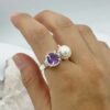 Anillo Doble Amatista Redonda y Perla Colección Armonía Dual - Imagen 2