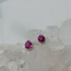 Aretes Rubí con chispitas de Diamantes en Oro Blanco de 18K