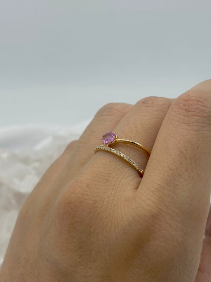 Anillo Zafiro Rosa con chispitas de Diamantes en Oro Amarillo18 k - Imagen 2