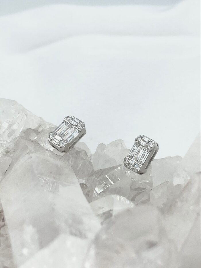 Aretes Diamantes rectangulares en Oro Blanco 18K