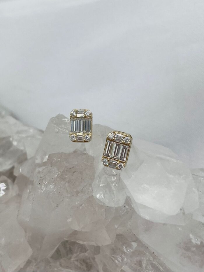 Aretes Diamantes rectangulares en Oro Amarillo 18K