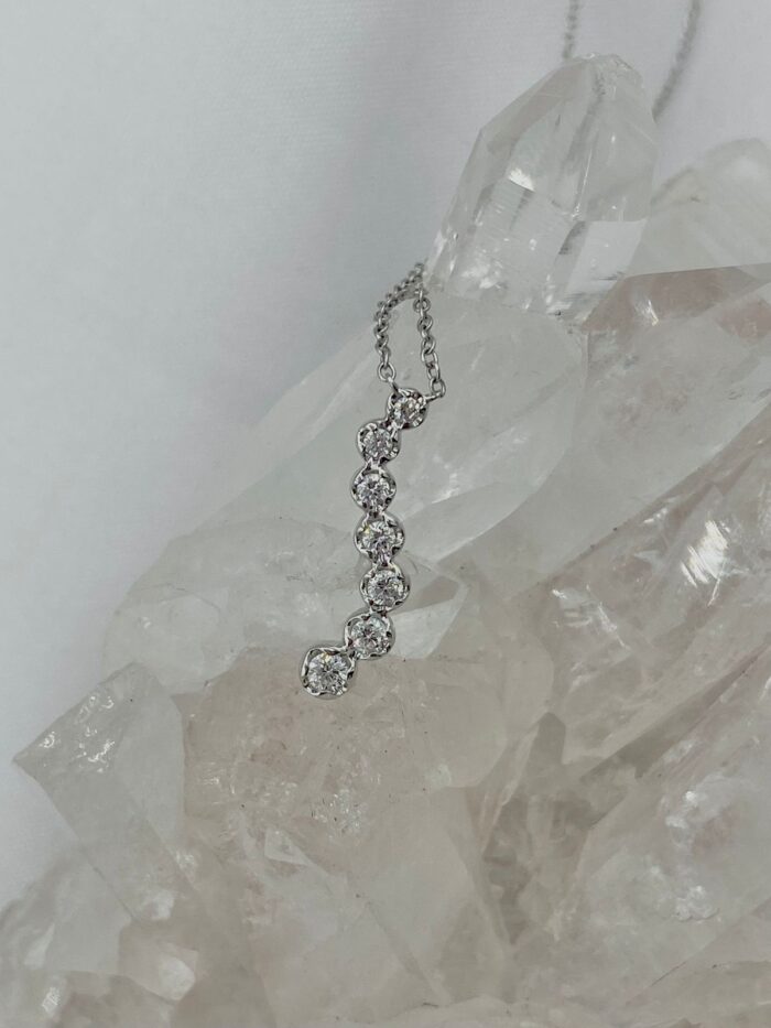 Dije Diamantes en Oro Blanco 18K