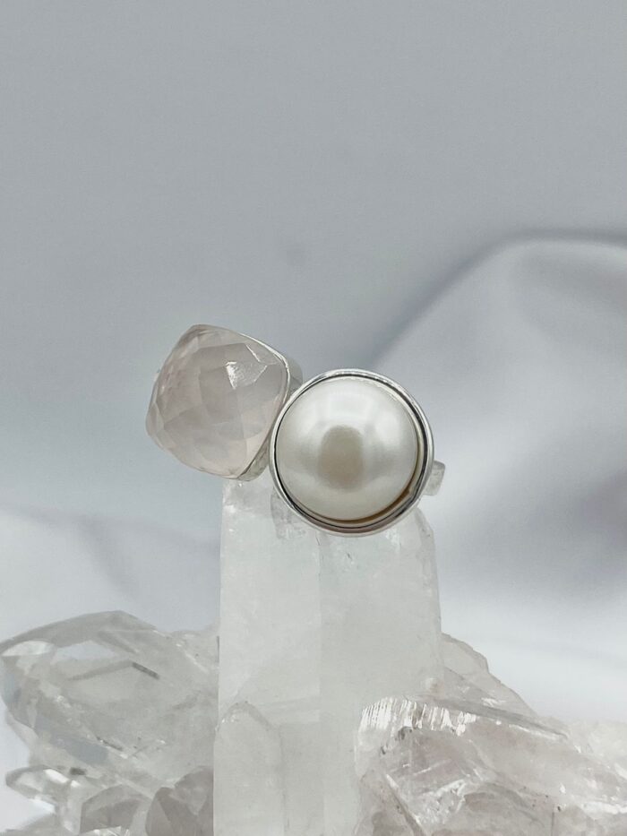 Anillo Doble Cuarzo Rosa cuadrado pomerato y Perla colección Armonía Dual